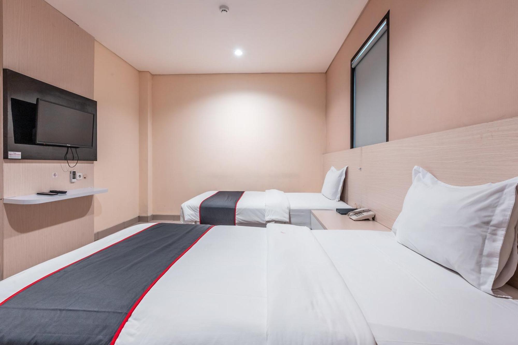 Collection O Hotel Igloo Bekasi Buitenkant foto